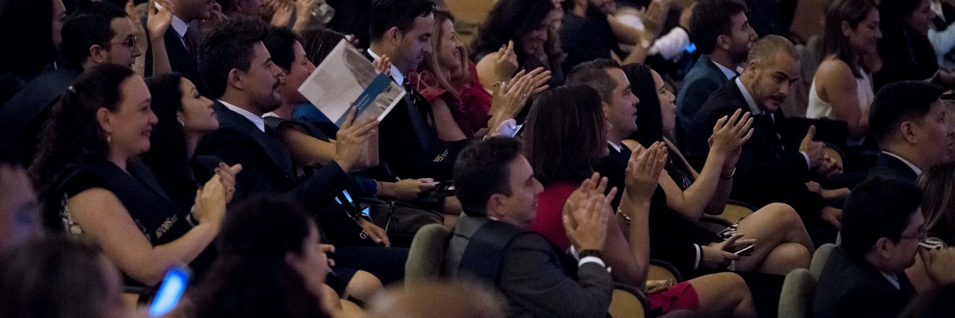 Conoce todos los servicios, actividades y beneficios de la Comunidad Alumni de OBS Business School