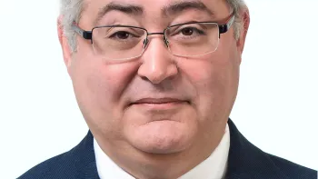 El director del Máster en Dirección de Producción y Mejora de Procesos Industriales